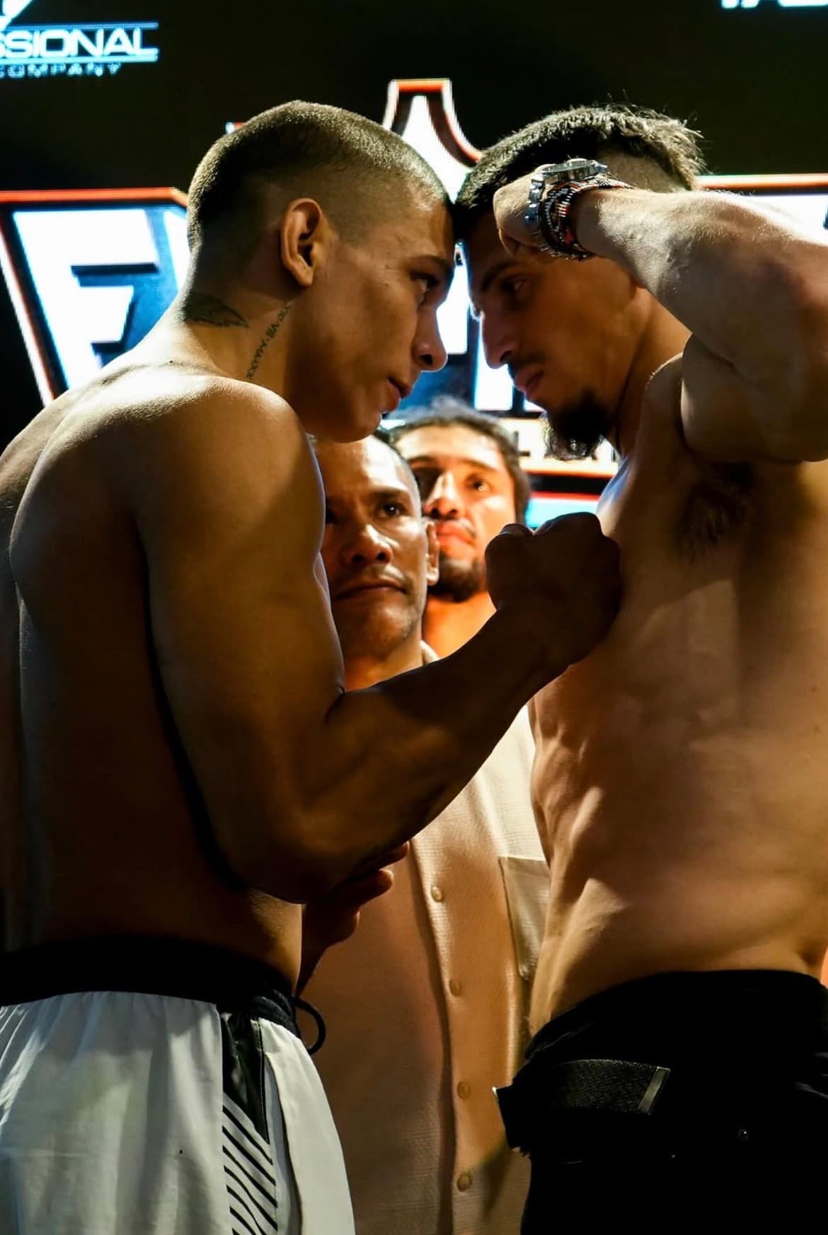 Pelea contra R. Okafor